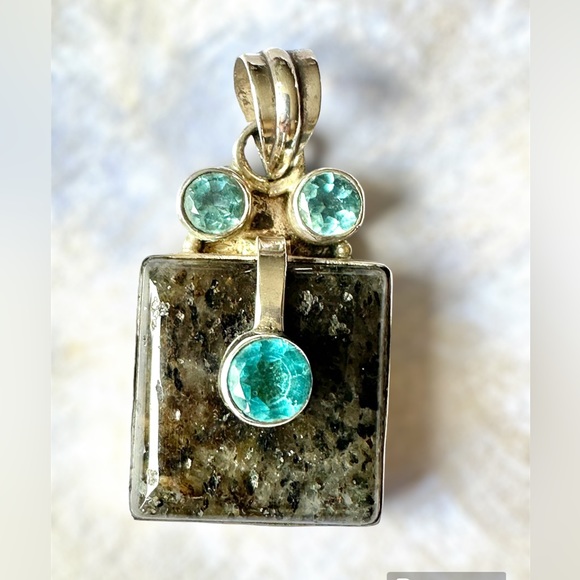 Beautiful square sterling silver pendant aqua marine stone dark speckled quartz - Picture 2 of 6